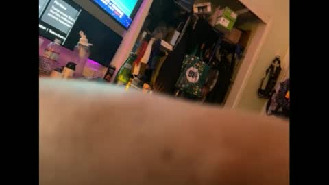 NiceBigJuicyHead online show from 09.30.25