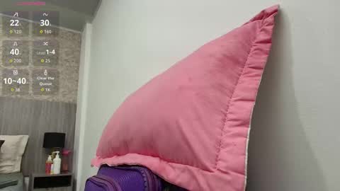 Snapshot of mature_adela chatting on 11.06.25 adela online show from 11.06.25