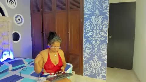 Snapshot of mature_bigass__ chatting on 02.19.25 Maria online show from 02.19.25