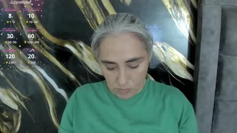 Snapshot of mature_gold chatting on 10.24.25 mature_gold online show from 10.24.25