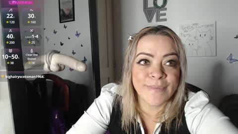 Snapshot of mature_liaa chatting on 01.20.25 Mature liaa online show from 01.20.25