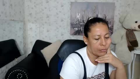 Snapshot of mature_martina_ chatting on 06.19.26 Martina online show from 06.19.26