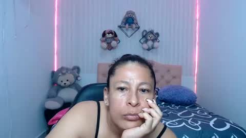 Snapshot of mature_martina_ chatting on 07.25.26 Martina online show from 07.25.26