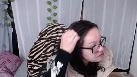 Snapshot of mature_wolf chatting on 02.11.25 Sonia online show from 02.11.25