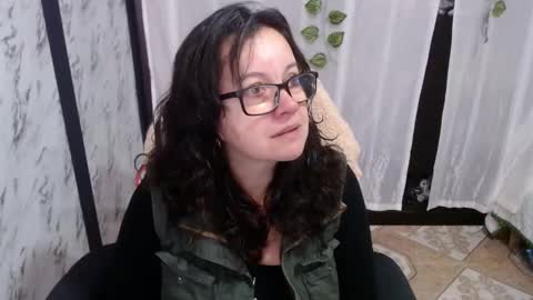 Snapshot of mature_wolf chatting on 03.05.25 Sonia online show from 03.05.25