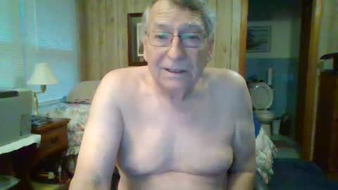 Snapshot of maturecouple1954 chatting on 01.23.25 SXECPL55 at G mail Dot Com online show from 01.23.25
