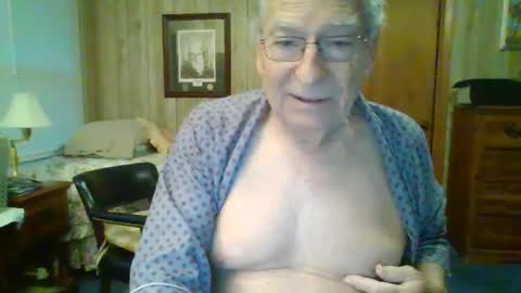 Snapshot of maturecouple1954 chatting on 01.24.25 SXECPL55 at G mail Dot Com online show from 01.24.25