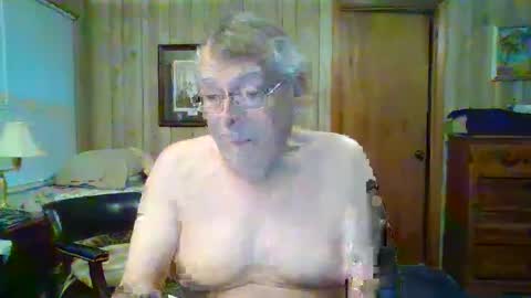 Snapshot of maturecouple1954 chatting on 01.26.25 SXECPL55 at G mail Dot Com online show from 01.26.25