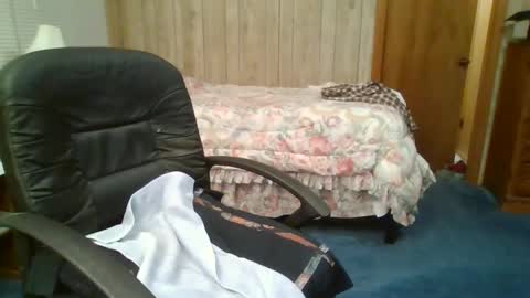 Snapshot of maturecouple1954 chatting on 02.17.25 SXECPL55 at G mail Dot Com online show from 02.17.25