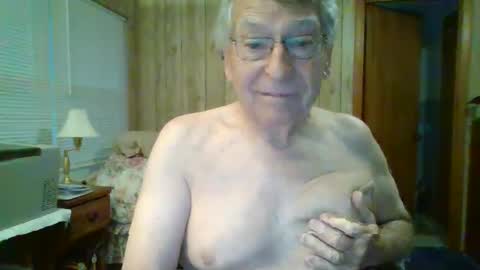 Snapshot of maturecouple1954 chatting on 02.19.25 SXECPL55 at G mail Dot Com online show from 02.19.25