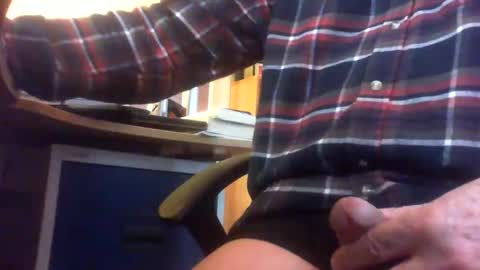 Snapshot of maturedaddi chatting on 12.15.25 Maturedaddi online show from 12.15.25