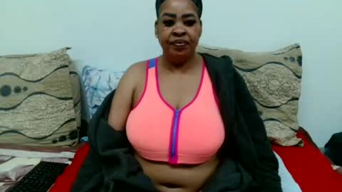 Snapshot of maturedbootyqueen chatting on 06.19.26 QUEEN online show from 06.19.26
