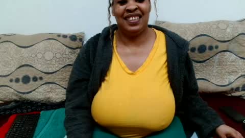 Snapshot of maturedbootyqueen chatting on 07.21.26 QUEEN online show from 07.21.26