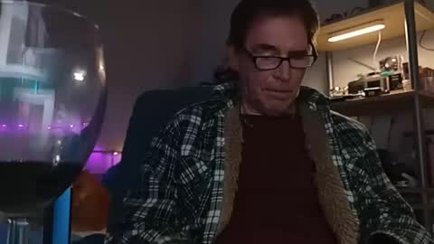 Snapshot of maturewisdom61 chatting on 12.18.25 maturewisdom61 online show from 12.18.25