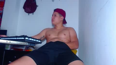 Snapshot of maty219 chatting on 11.21.25 maty219 online show from 11.21.25