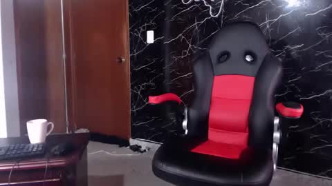 Snapshot of maty_hard chatting on 01.23.25 Matias online show from 01.23.25