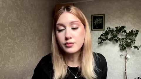 Mia online show from 07.23.26