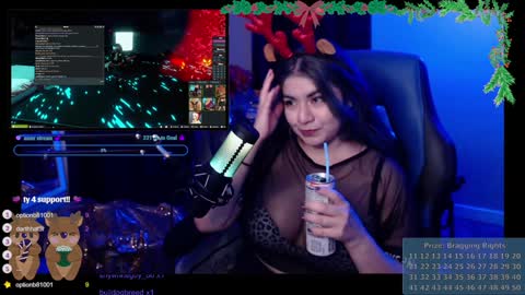 Snapshot of maudlinbrat chatting on 12.29.24 maudLin online show from 12.29.24