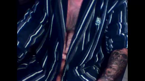 Snapshot of mauni1964 chatting on 12.04.25 mauni1964 online show from 12.04.25