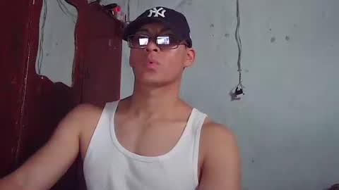 Snapshot of maurodirty chatting on 12.03.25 Mauro online show from 12.03.25