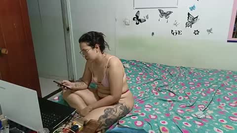 mauroluxandra online show from 01.20.25