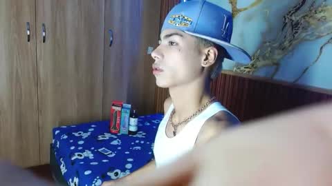 Snapshot of maverickhotson303av chatting on 12.15.25 maverickhotson303av online show from 12.15.25