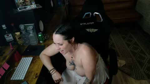 Snapshot of mavismable chatting on 07.24.26 mavismable online show from 07.24.26