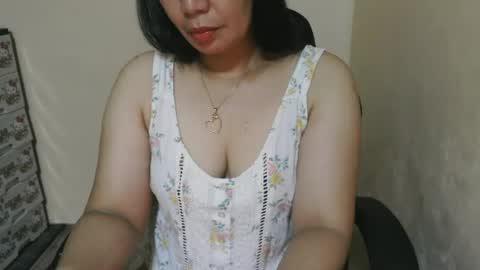 Snapshot of mawi24 chatting on 07.29.26 Mau online show from 07.29.26