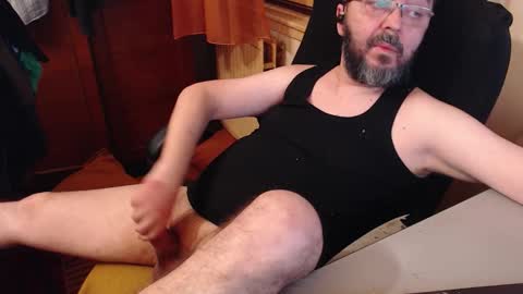 Snapshot of max818k chatting on 12.20.25 Max online show from 12.20.25