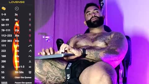 max__prada online show from 09.11.25