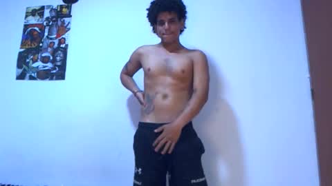 new independent model account trying to move forward my name Max everything okay online show from 04.17.26