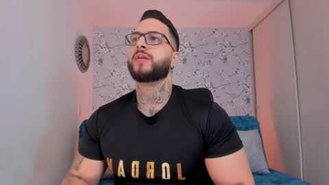 Snapshot of max_dic1 chatting on 02.25.26 max D. online show from 02.25.26