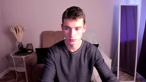 Snapshot of max_foks chatting on 09.24.25 Max online show from 09.24.25