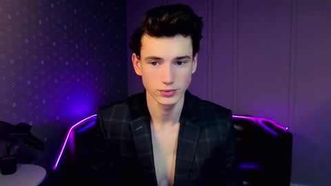 Snapshot of max_foks chatting on 12.22.25 Max online show from 12.22.25