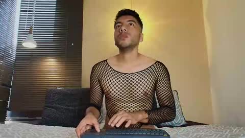 Max Hornye online show from 02.25.26