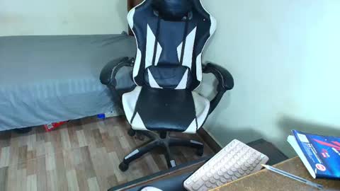 max_love25 online show from 02.22.26