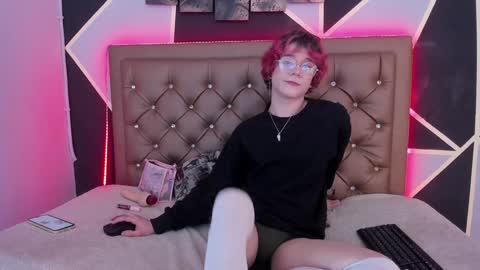 Snapshot of max_lover1 chatting on 12.19.24 Max lover1 online show from 12.19.24