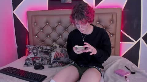 Snapshot of max_lover1 chatting on 12.19.24 Max lover1 online show from 12.19.24