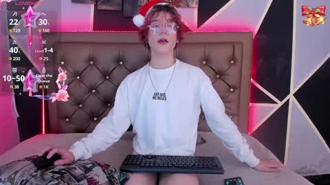 Snapshot of max_lover1 chatting on 12.24.24 Max lover1 online show from 12.24.24