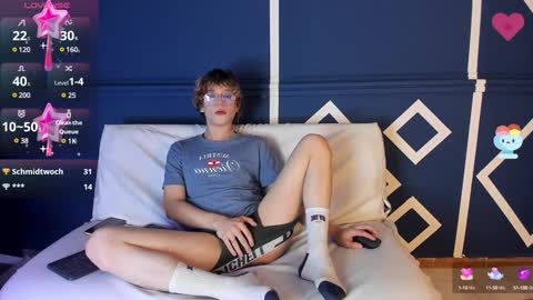 Snapshot of max_lover1 chatting on 02.05.25 Max lover1 online show from 02.05.25