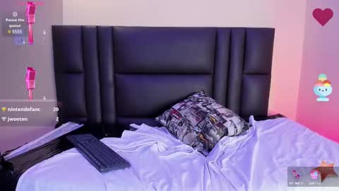 Snapshot of max_lover1 chatting on 02.13.25 Max lover1 online show from 02.13.25