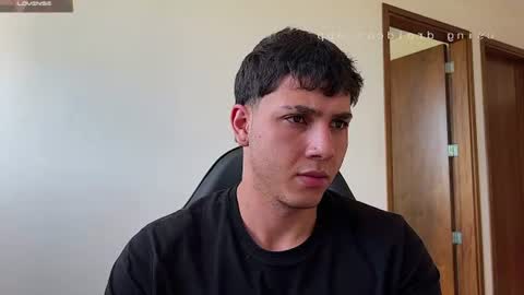 Snapshot of max_valiant1 chatting on 06.20.26 max_valiant1 online show from 06.20.26