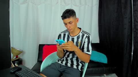 Snapshot of max_wild01 chatting on 01.21.25 MAX online show from 01.21.25