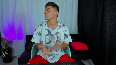 Snapshot of max_wild01 chatting on 01.22.25 MAX online show from 01.22.25