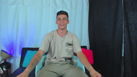 Snapshot of max_wild01 chatting on 01.24.25 MAX online show from 01.24.25