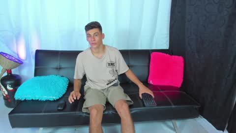 Snapshot of max_wild01 chatting on 01.24.25 MAX online show from 01.24.25