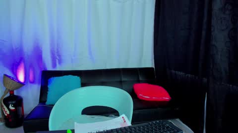 Snapshot of max_wild01 chatting on 02.14.25 MAX online show from 02.14.25