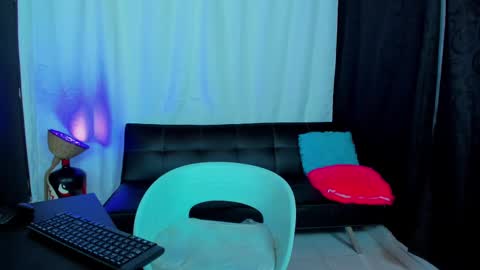 Snapshot of max_wild01 chatting on 02.25.25 MAX online show from 02.25.25