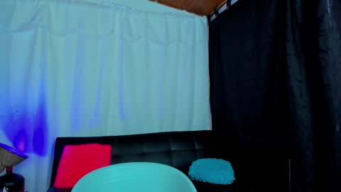 Snapshot of max_wild01 chatting on 02.28.25 MAX online show from 02.28.25