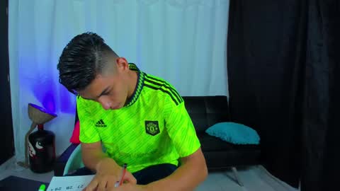 Snapshot of max_wild01 chatting on 03.06.25 MAX online show from 03.06.25